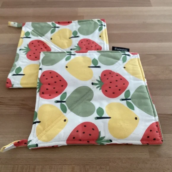 Set of 2 Finlayson Pot Holders - Excellent Condition! - Picture 3 of 4